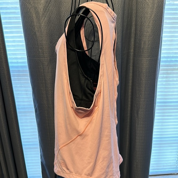 Women the north face tank top​ - Picture 4 of 7